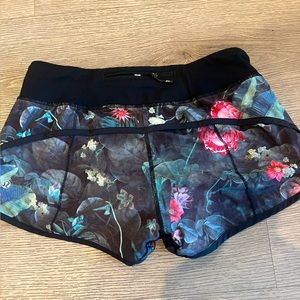 Lululemon Speed shorts 2.5”